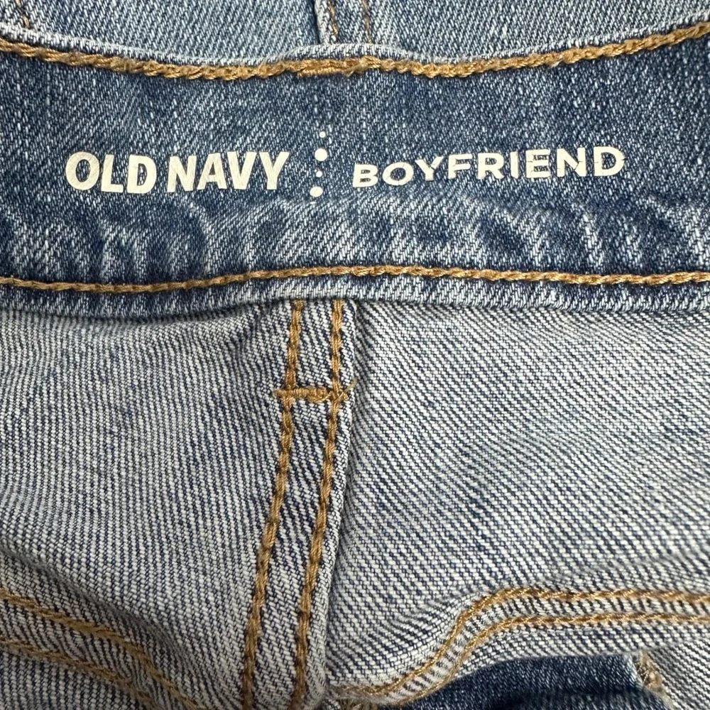 Old Navy Boyfriend Denim Shorts Blue Distressed Cutoff Sugar Bush Size 2 Regular